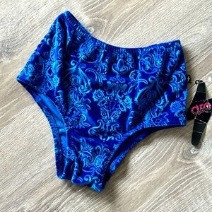 Dance bottoms from Cleo the Hurricane size small